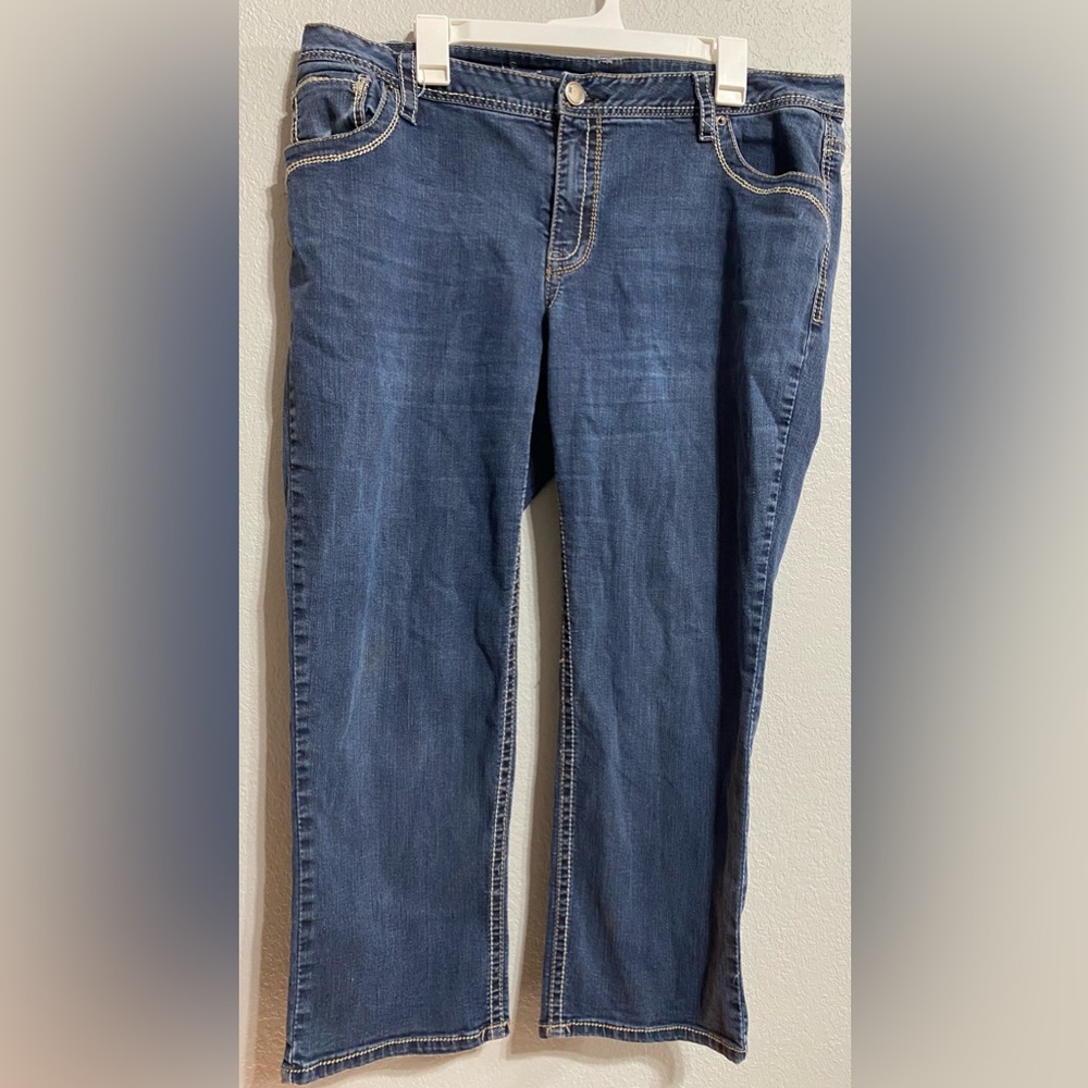 Lane Bryant Crop Genius Fit size 18 Blue Jeans